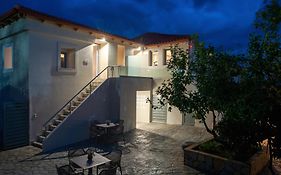 Sir T Residence